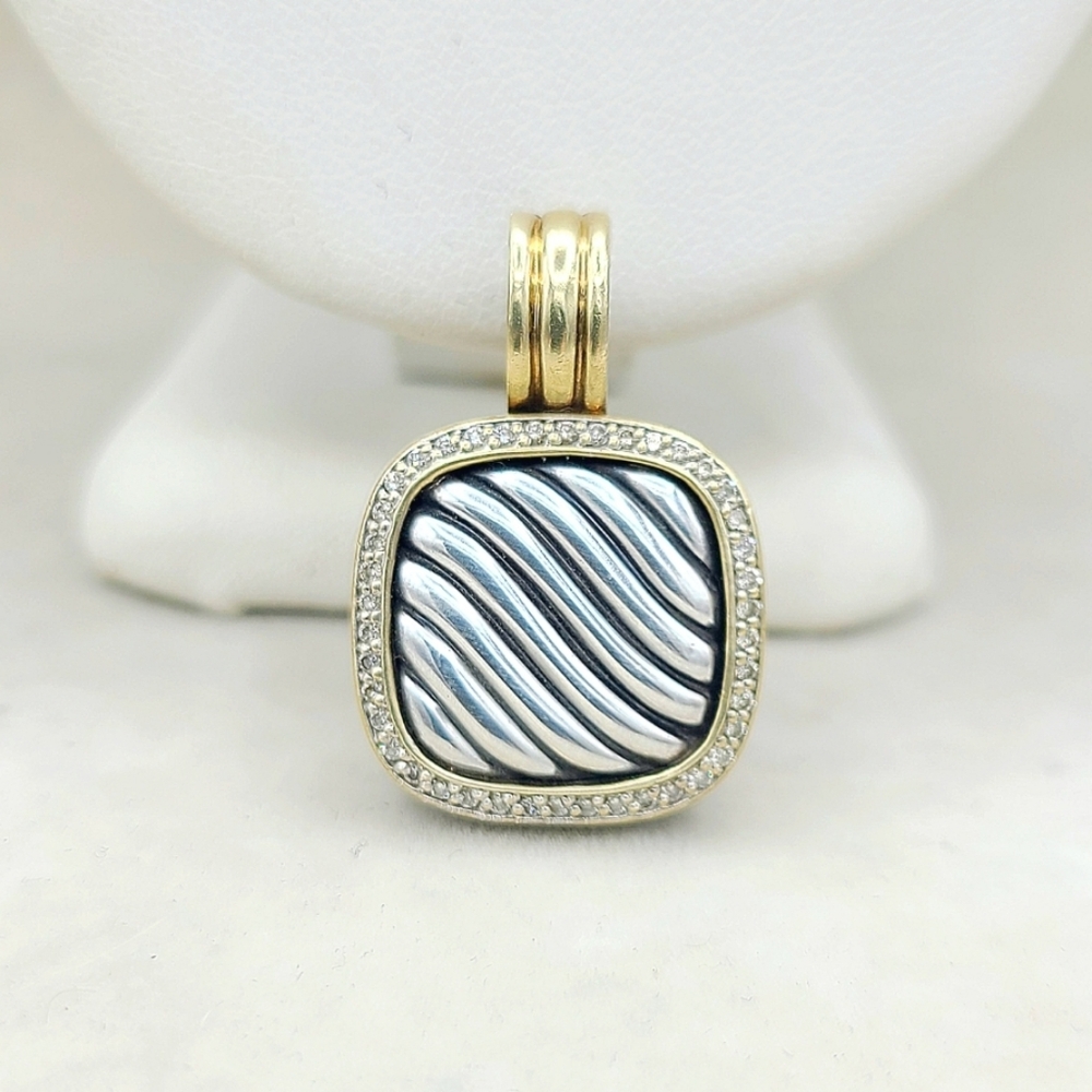 David Yurman Thoroughbred Pendant Enhancer with Diamond and 18k Gold - Picture 1 of 1
